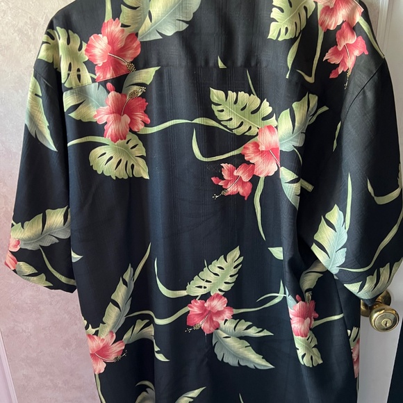 Tommy Bahama - Picture 2 of 3